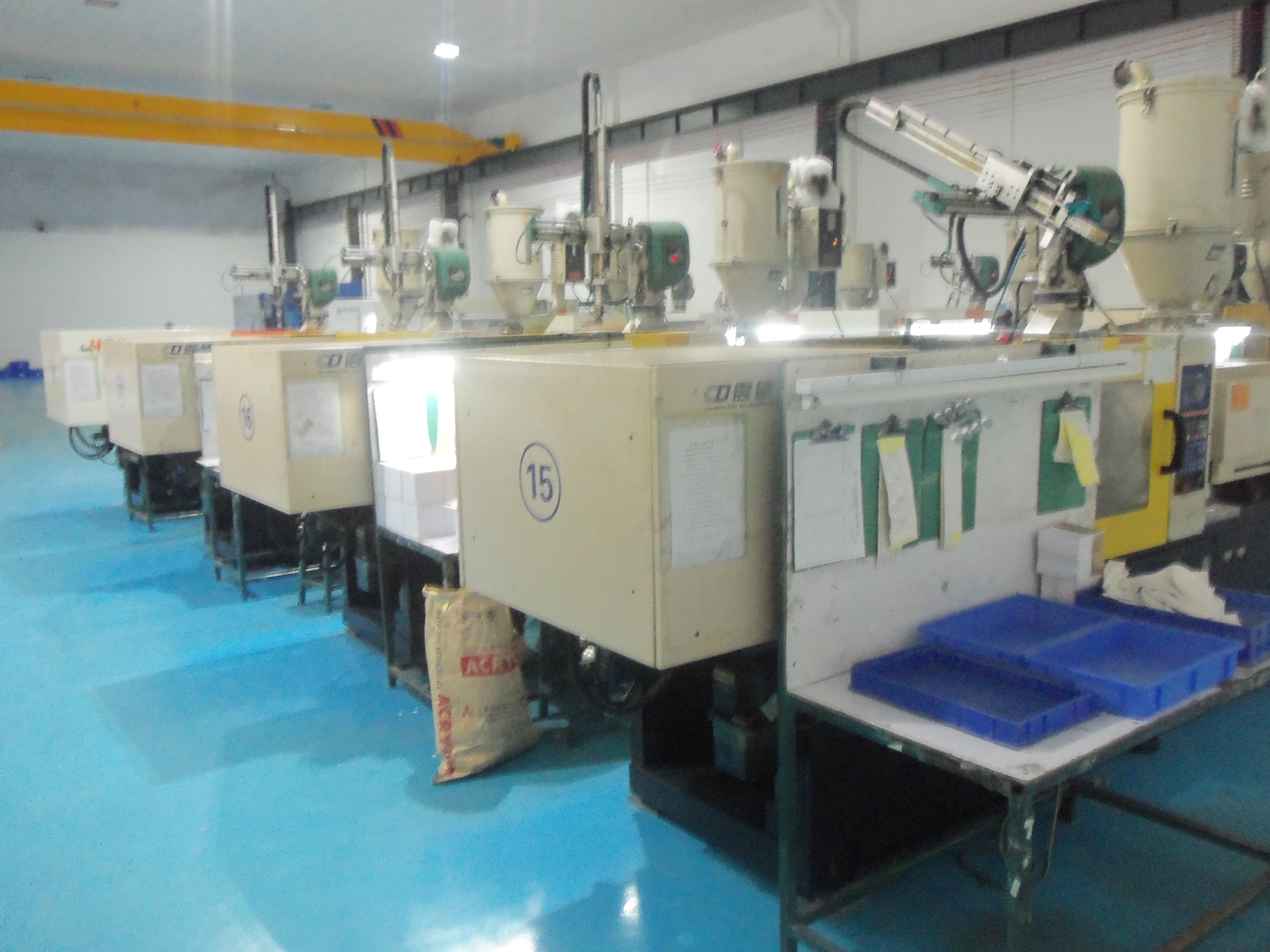 旭锦塑胶模具注塑部注塑机台