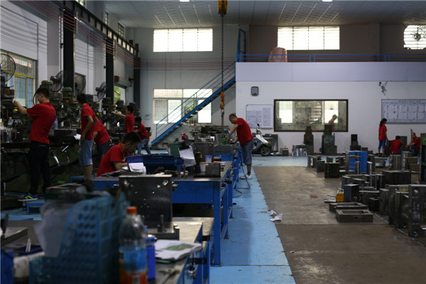 旭锦塑胶模具，注塑模具