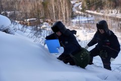 <strong>电杆的拉线有没有冻裂、</strong>