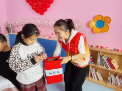 一个个脸上都洋溢着幸福