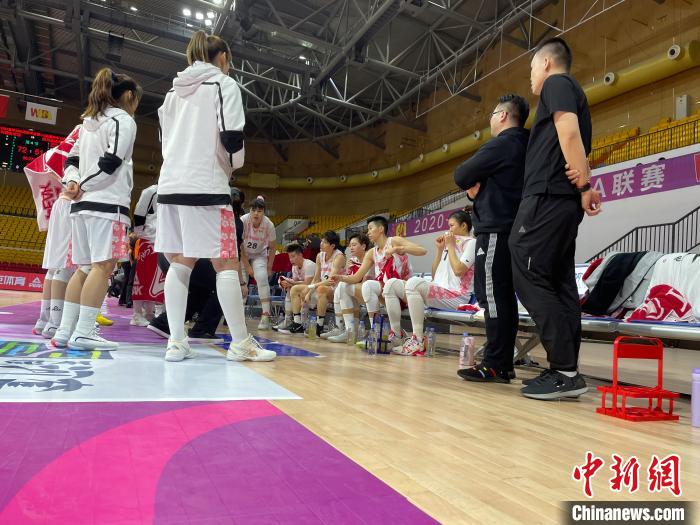 内蒙古农信女篮在半决赛击败四川晋级WCBA总决赛