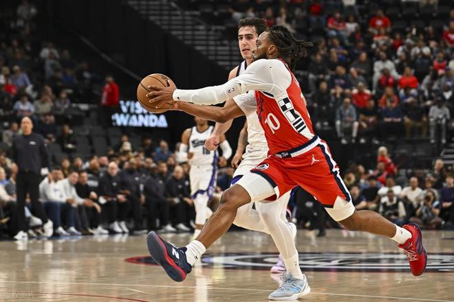 快船主场不敌国王 威少三双小卡伤退德罗赞两次