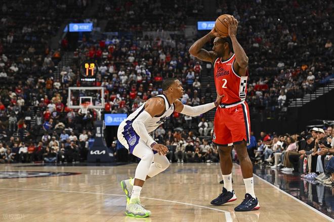 快船主场不敌国王 威少三双小卡伤退德罗赞两次