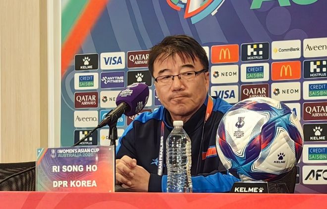 朝鲜女足遭逆转饮恨 争议判罚引主帅不满 面对澳