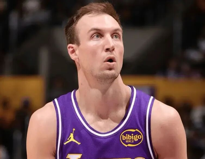 肯纳德三分绝杀魔术 湖人险胜对手展现统治力