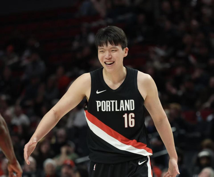 约基奇关键漏判引逆转 篮球少年杨瀚森开拓者未