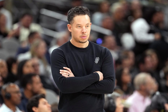 NBA年度奖项揭晓在即 MVP争夺引热议