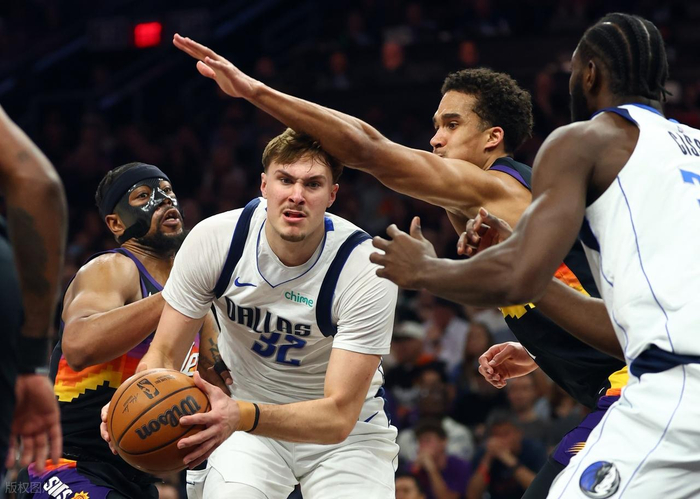NBA年度奖项揭晓在即 MVP争夺引热议