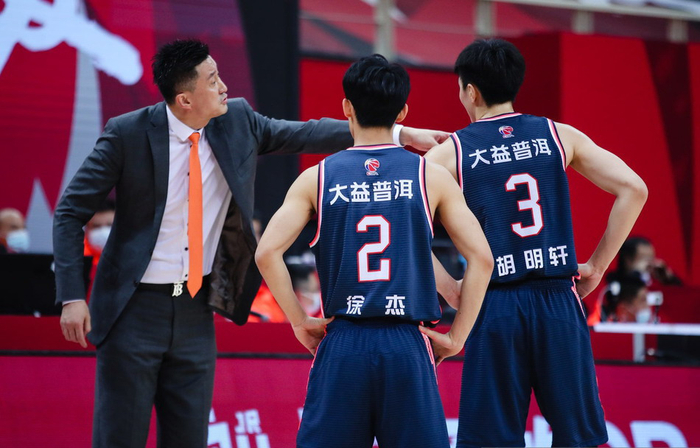 CBA季后赛四分之一决赛今晚打响 北京广东上海山